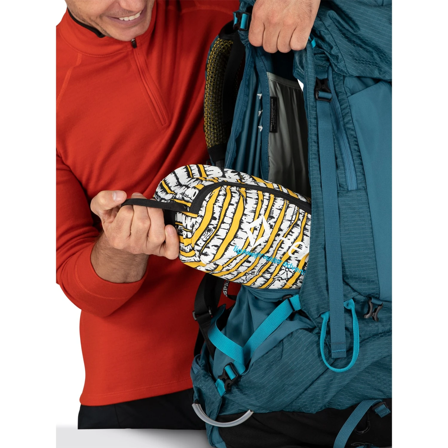 Osprey Atmos AG 65 Backpack - Mythical Green - L/XL 15 Osprey Atmos AG 65 Backpack - Mythical Green - L/XL - Image 13