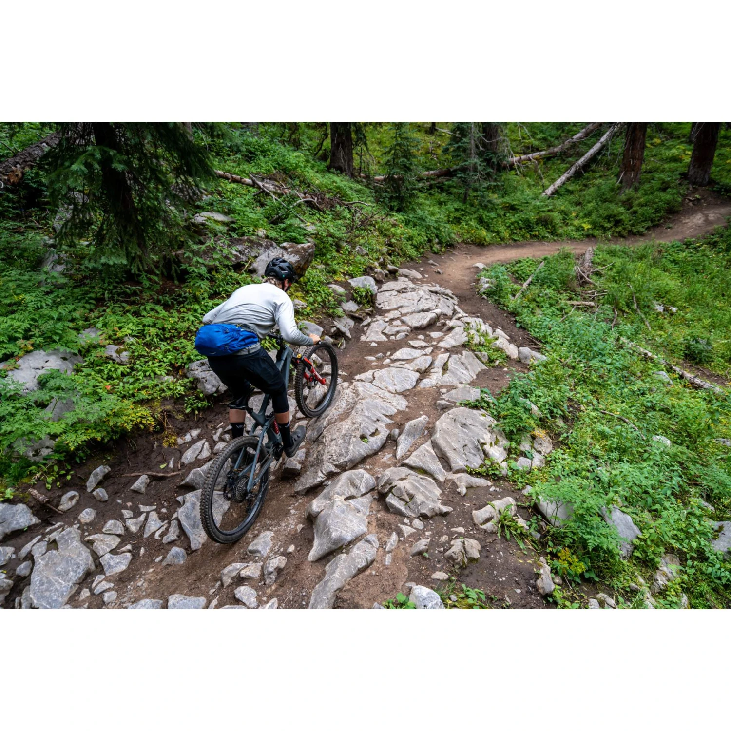 Osprey Seral 7 Waist Pack + Hydration Bladder - Aprium Purple 13 Osprey Seral 7 Waist Pack + Hydration Bladder - Aprium Purple - Image 11