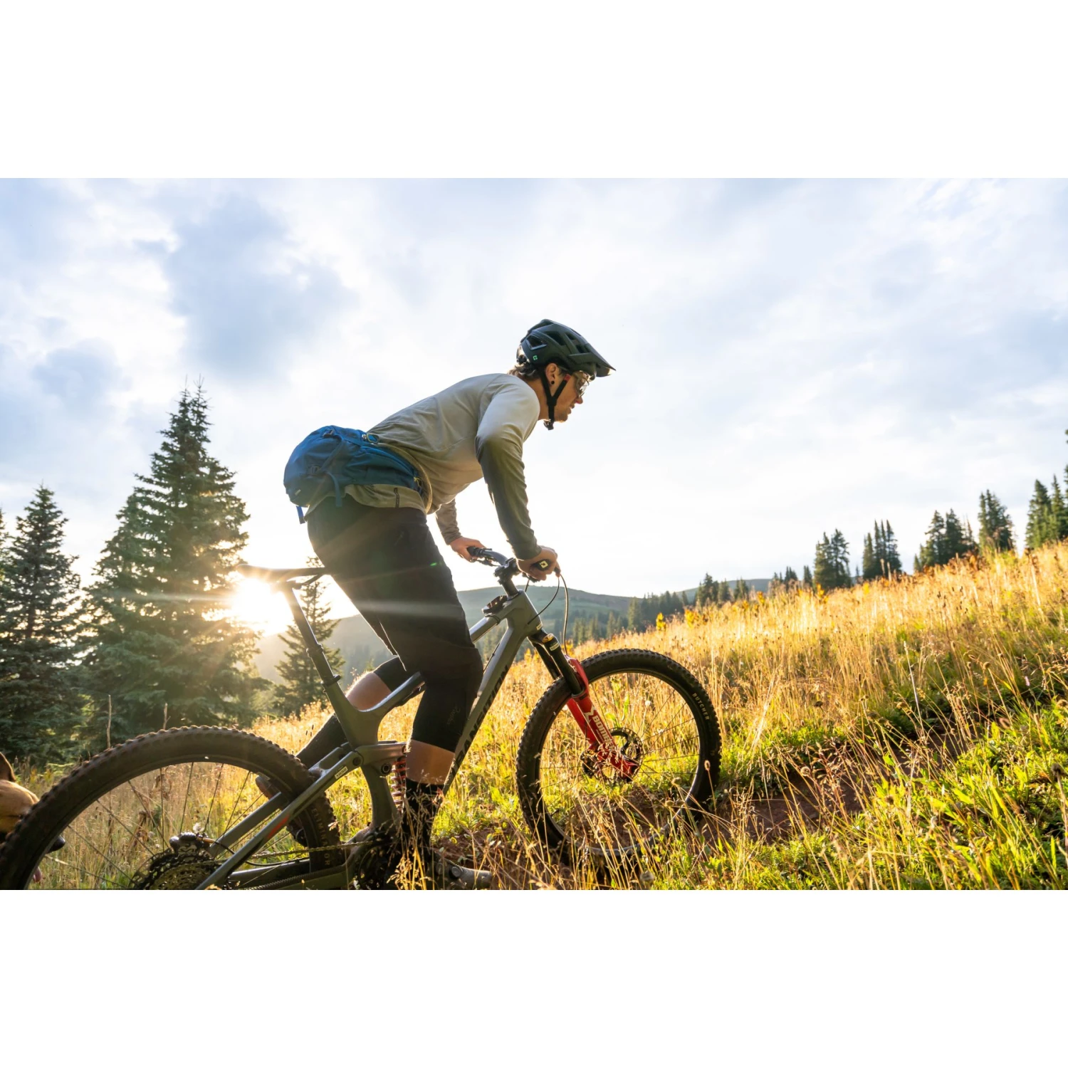 Osprey Seral 7 Waist Pack + Hydration Bladder - Aprium Purple 14 Osprey Seral 7 Waist Pack + Hydration Bladder - Aprium Purple - Image 12