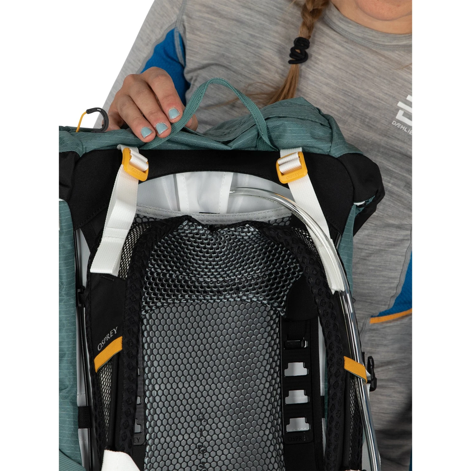 Osprey Sirrus 36 Women's Backpack - Succulent Green 17 Osprey Sirrus 36 Women's Backpack - Succulent Green - Image 15