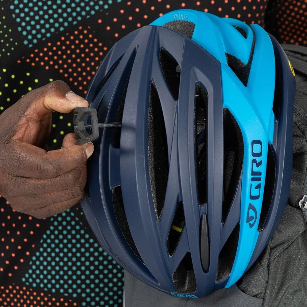 Osprey Syncro 12 Backpack - Black 12 Osprey Syncro 12 Backpack - Black - Image 10